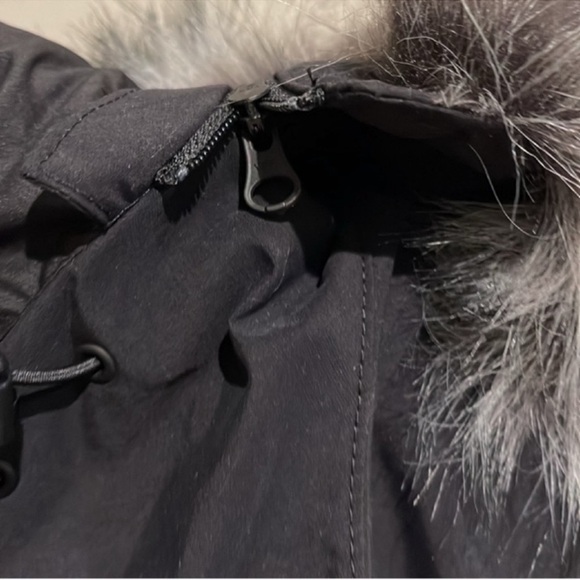 North Face Waterproof 550-Fill-Power Down Parka w Faux Fur XL - Picture 11 of 15